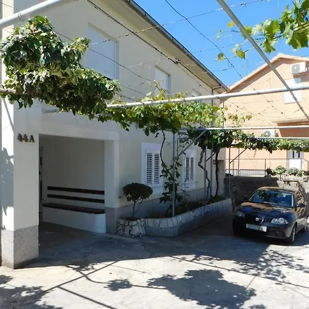 Apartment By The Sea - 15517